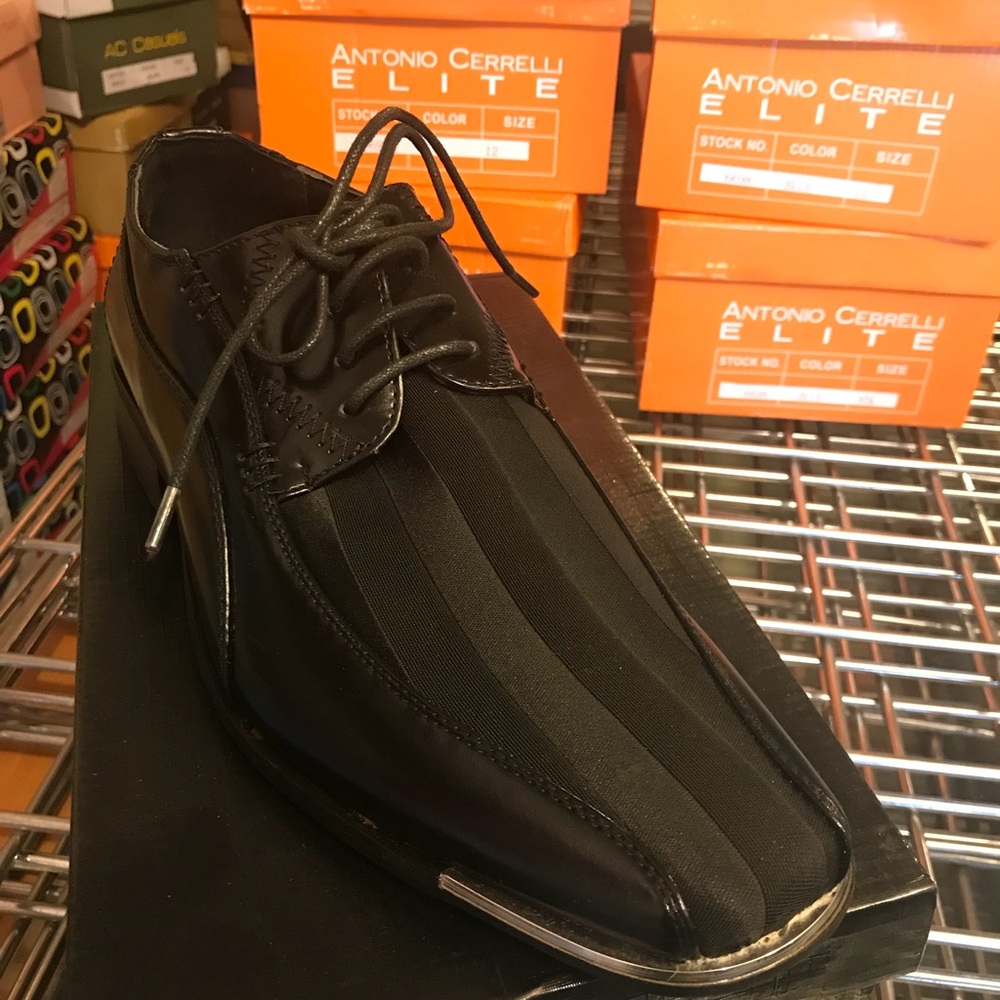 Men’s lace up dress shoes